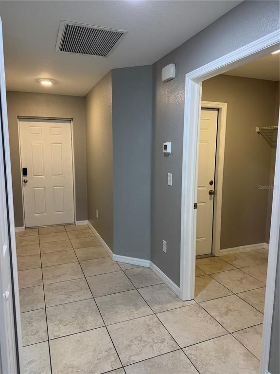 Foto del edificio - 17107 Thompson Ave