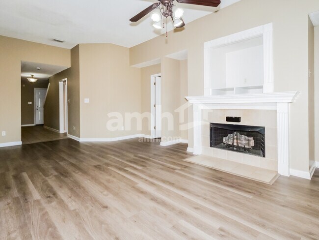 Foto del edificio - 11642 Mahogany Dr