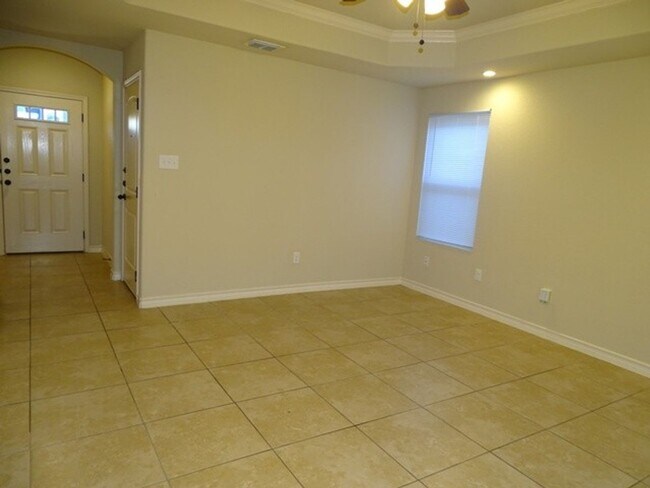 Building Photo - 6639 Mia Way #101, San Antonio, TX. 78233