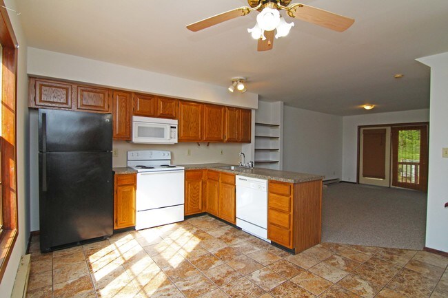Foto del edificio - 4 Condo Units - Victoria Arms Circle