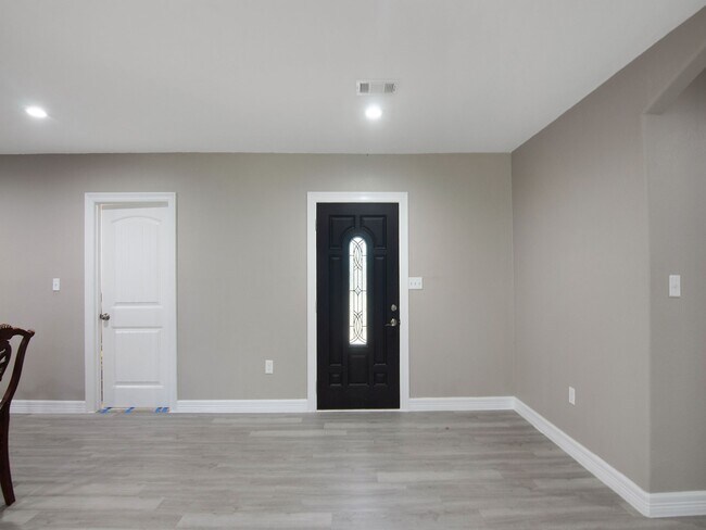 Building Photo - 51 Rd 5117