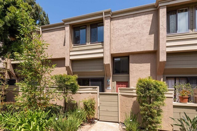 Building Photo - 3330 Caminito Eastbluff