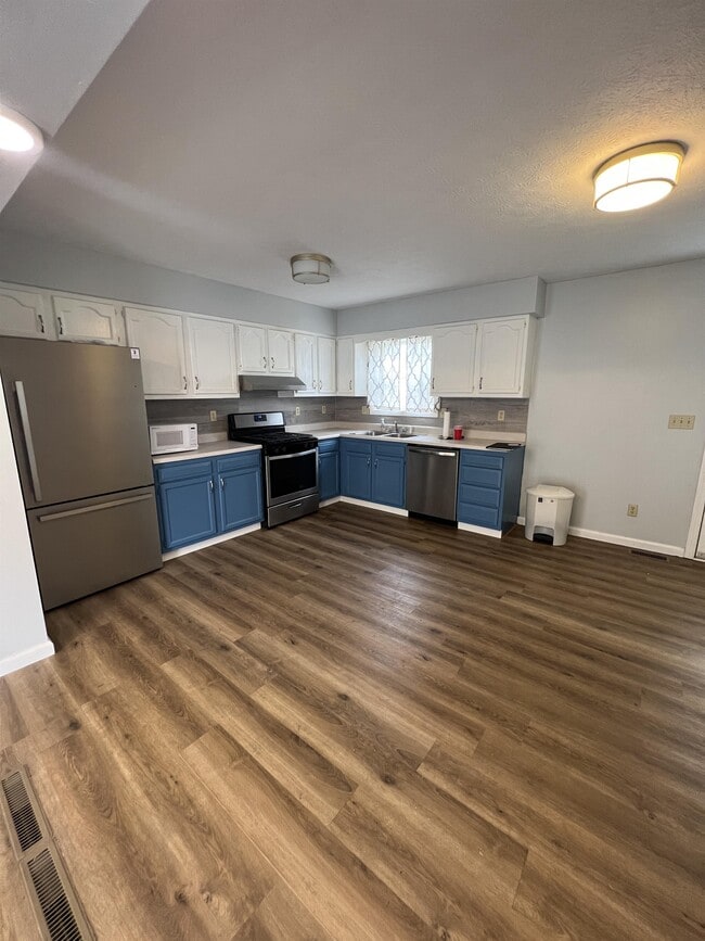 Building Photo - 1 Cedarstone Rd