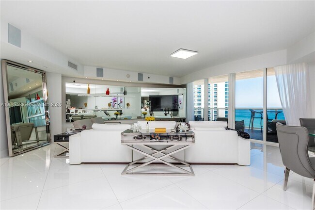 Foto del edificio - 17201 Collins Ave