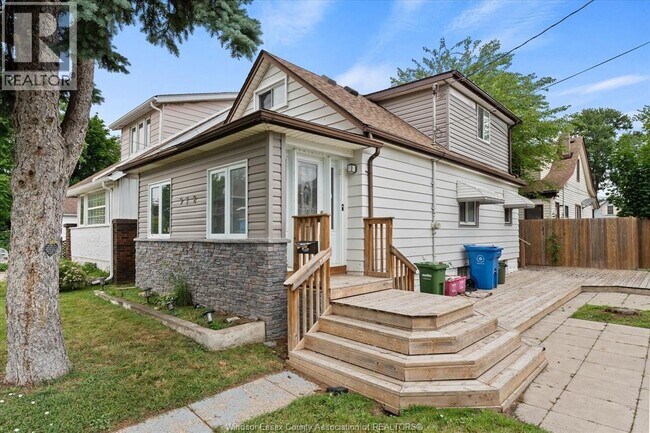 Photo du bâtiment - 972 Wellington Ave