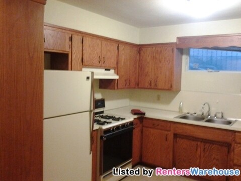 Primary Photo - 2810 White Bear Ave N