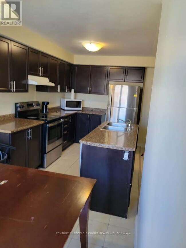 Building Photo - 420 Linden Dr