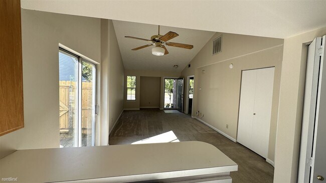 Foto del edificio - 2 br, 1 bath House - 612 Poplar Place