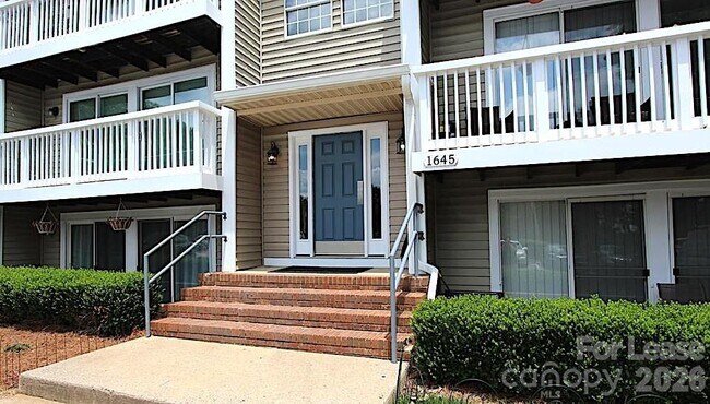 Foto del edificio - 1645 Arlyn Cir