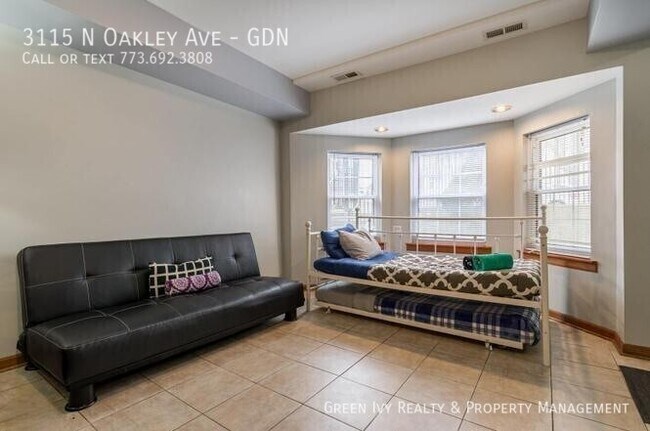 Foto del edificio - 3115 N Oakley Ave