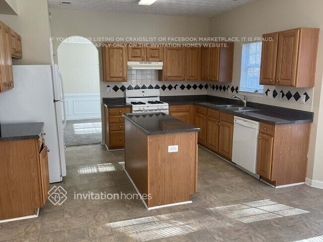 Building Photo - 2070 Dartmoth Way