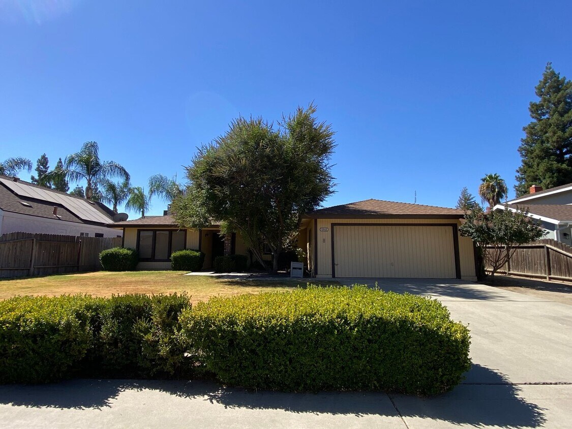 Primary Photo - Old Style Charm home with pool Available Now!