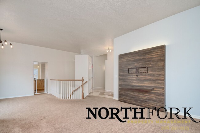 Building Photo - Centrally located Boise Home