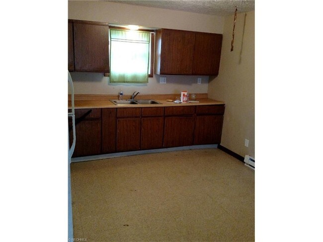 Interior Photo - 829 Prospect Ave