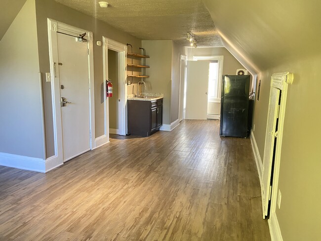 Open Floor Plan-Living Rm and Kitchen - 530 Valley Rd