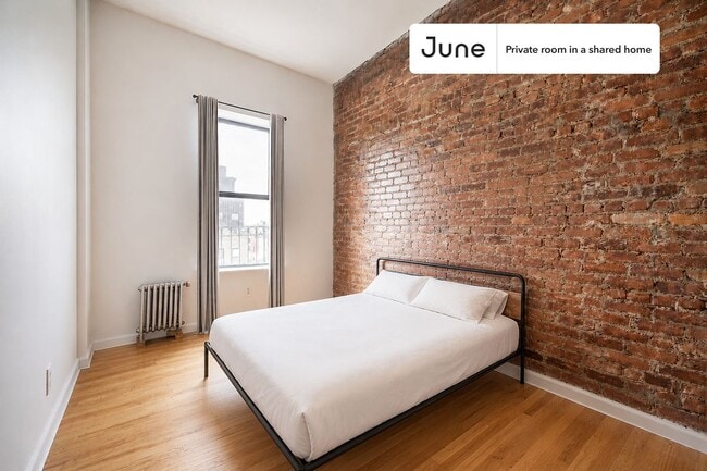 Building Photo - Room in Shared 2 bed/1 bath home in Crown Heights