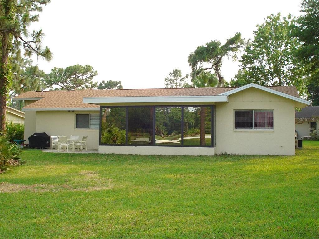 Foto del edificio - 5221 Londonderry Ln