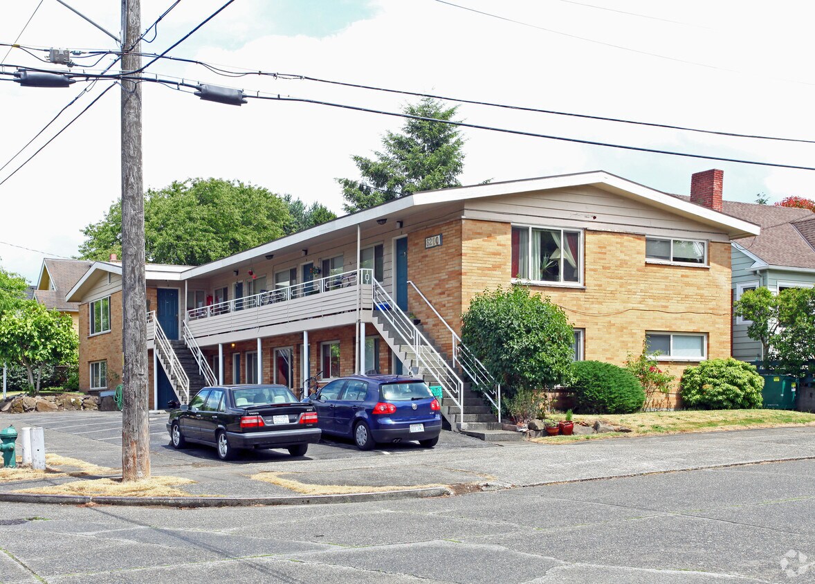 Foto principal - 6200 6th Ave NW