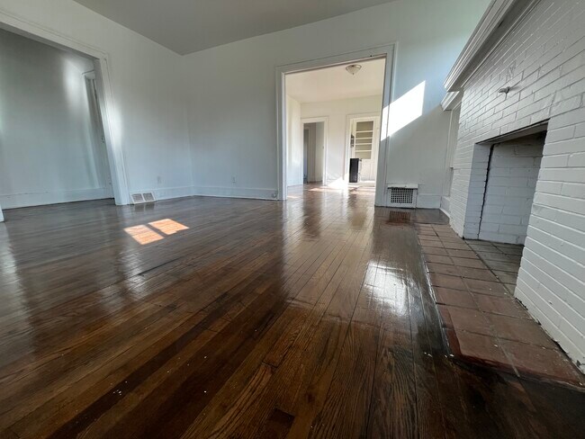 Foto del edificio - 3815 Pingree St