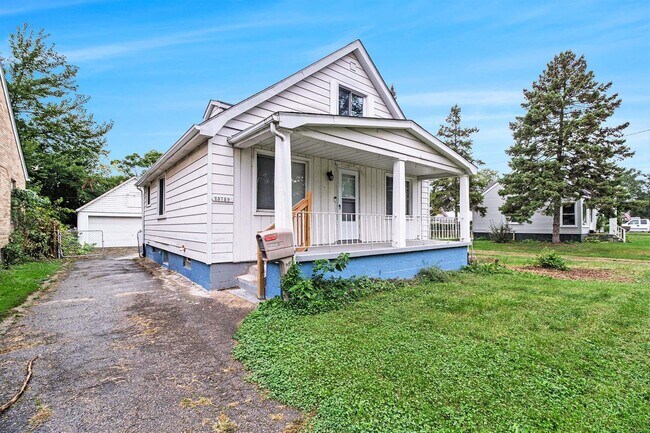 Foto del edificio - 23739 Cayuga Ave