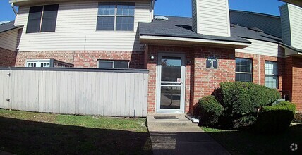 Building Photo - 3636 Greenacres Place Dr