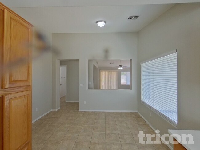 Foto del edificio - 1514 W Lynne Ln