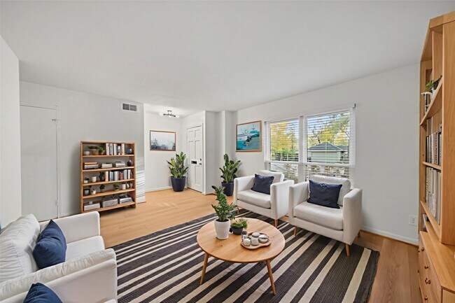 Foto del edificio - 9654 Westview Dr