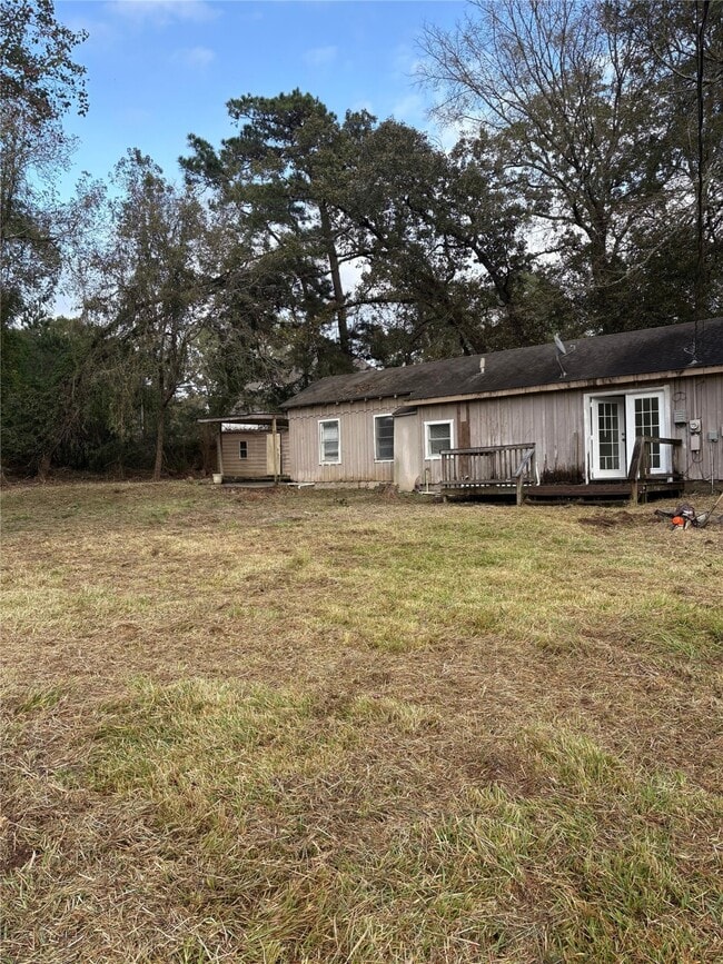 Building Photo - 905 St Lawrence River Rd