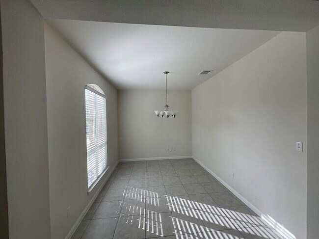 Foto del edificio - 1028 Sundrops St