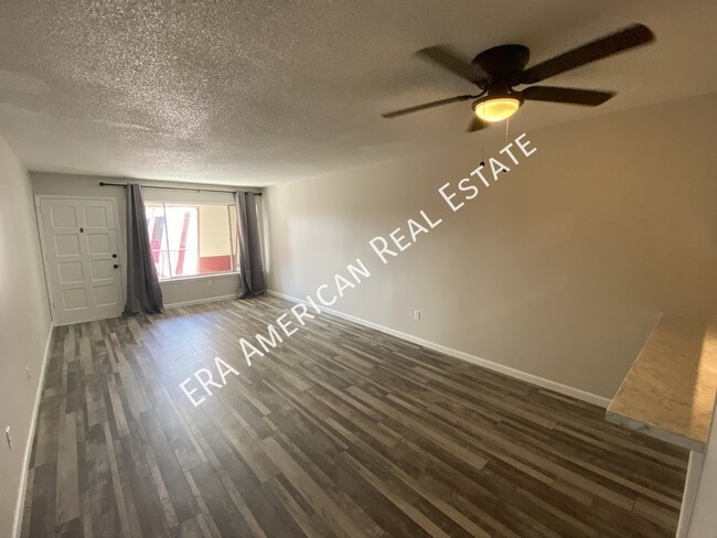 Foto del edificio - 210 Pelham Rd