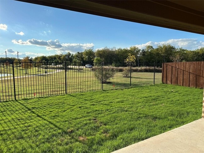 Foto del edificio - 219 Greenshade Ln