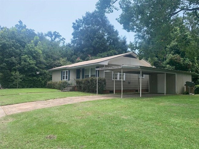 Building Photo - 2307 Emogene St