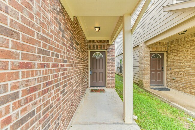 Building Photo - 6643 Sharpstone Creek Ln