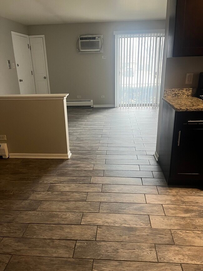 Building Photo - 8139 83rd Pl