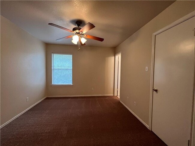 Foto del edificio - 1033 Christopher Ave