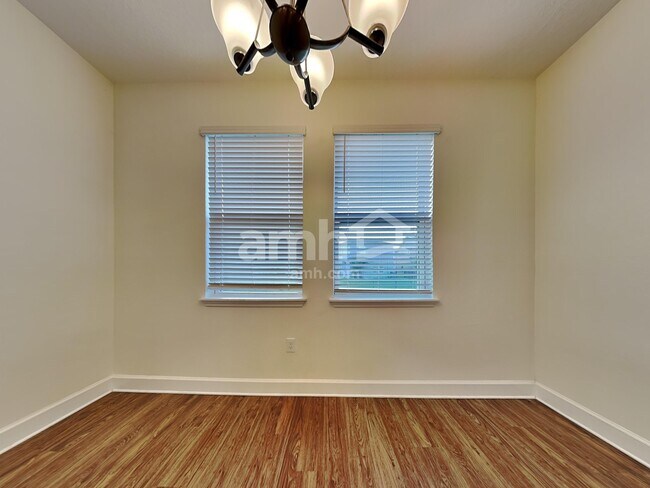 Foto del edificio - 1022 Walden Oaks Pl