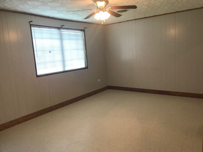Bedroom - 903 Catherine St