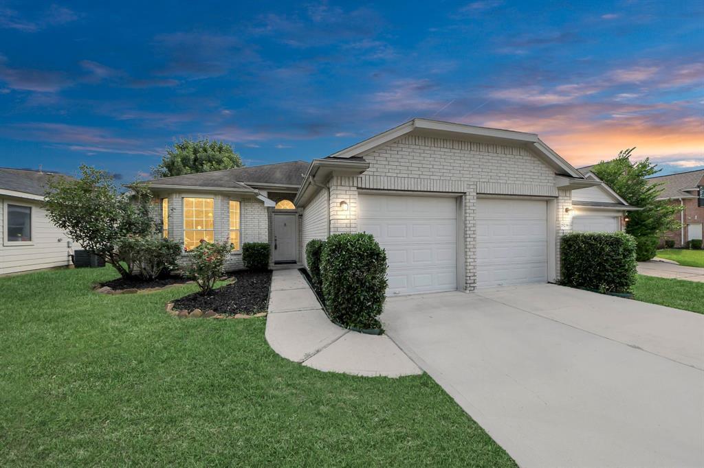 Foto principal - 25239 Clover Ranch Dr