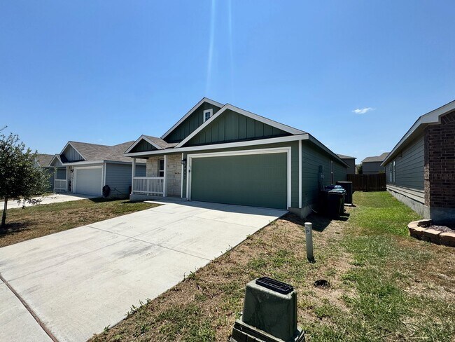 Building Photo - Move-In Ready Modern Home with Open Layout...