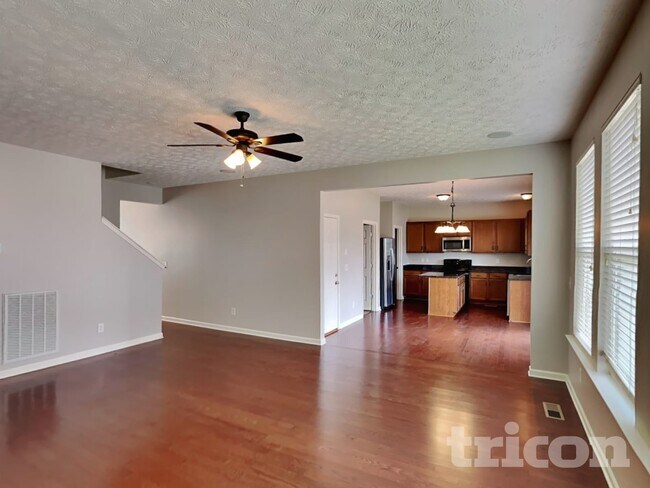 Building Photo - 6429 Sunnywood Dr
