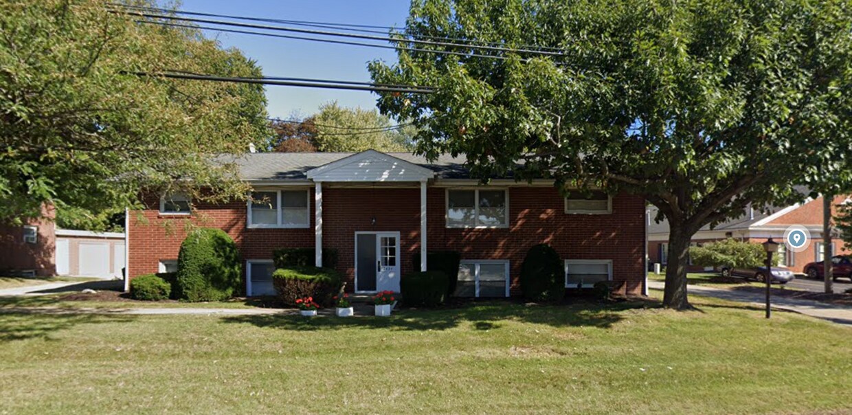 2434 Whipple Ave NW Unit 1 BR, Canton, OH 44708 Apartments at 2434