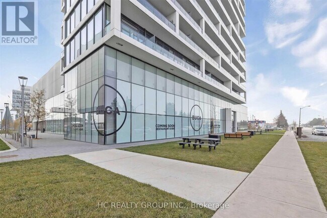 Photo du bâtiment - 898 Portage Pkwy
