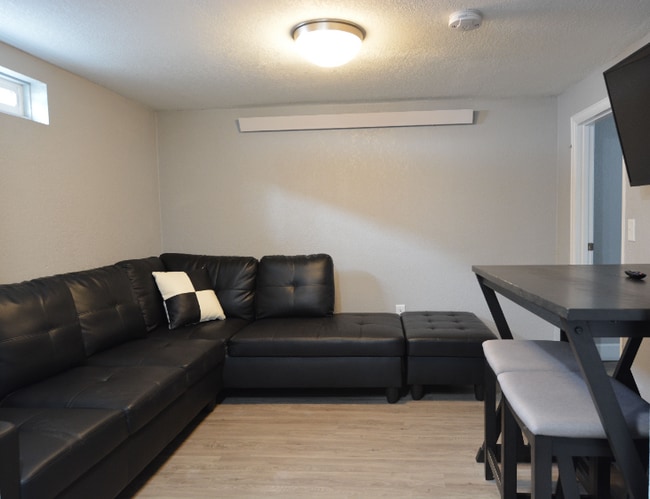 Building Photo - "Fully Furnished 1-Bedroom Basement Retrea...