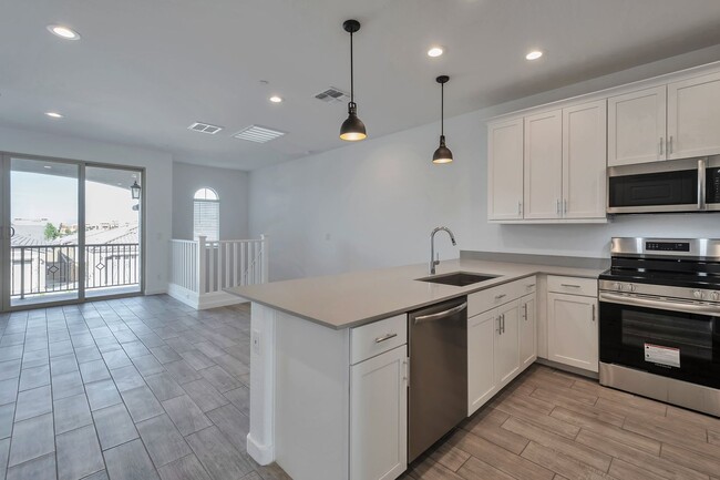 Foto del edificio - Brand New Luxurious Townhome in Warner Meadow