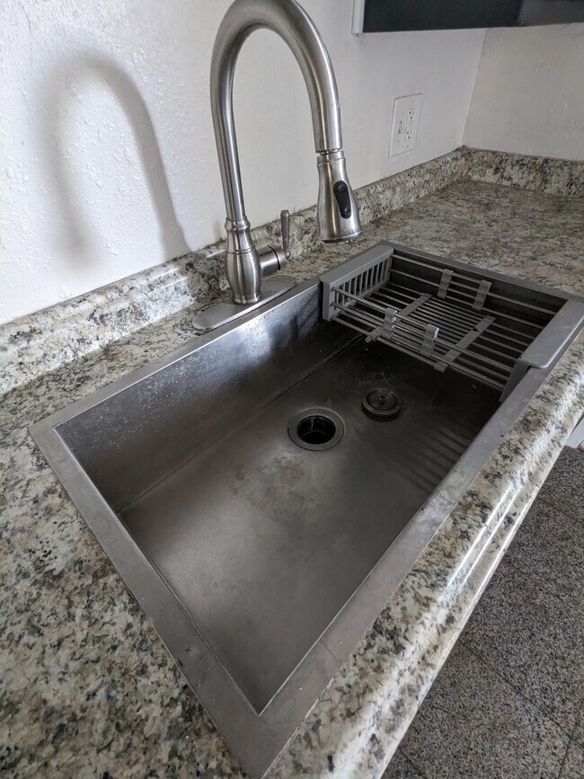 stainless steel country sink - 35450 Douglas Ln