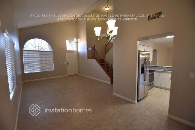 Foto del edificio - 2458 E Jasper Dr