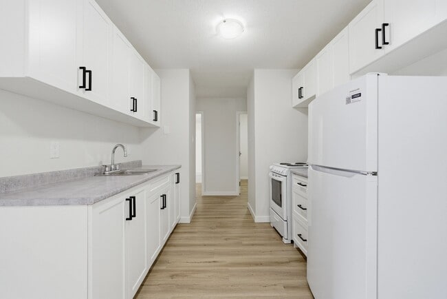 Building Photo - West Ridge Apartments