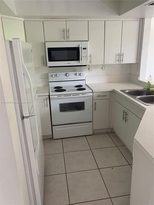 Primary Photo - 8335 SW 152nd Ave