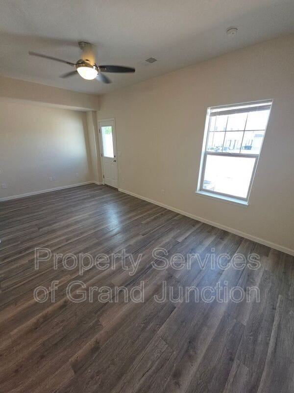 Building Photo - 615 Canyon Vista Way