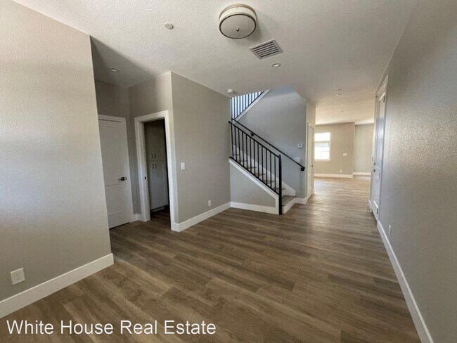 Building Photo - 3 br, 2.5 bath House - 5511 T St